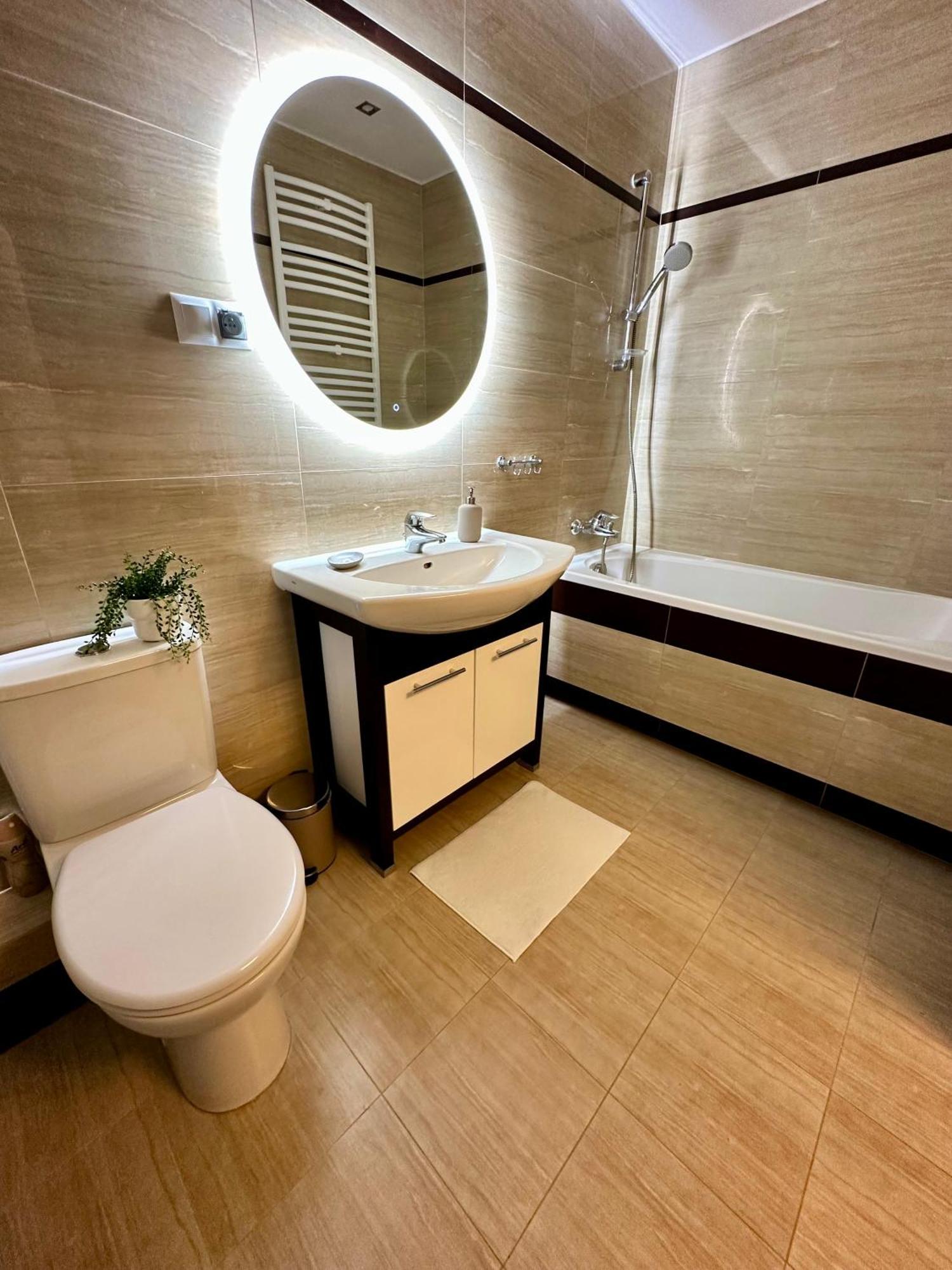 Millennium Skorosze Mango Warsaw